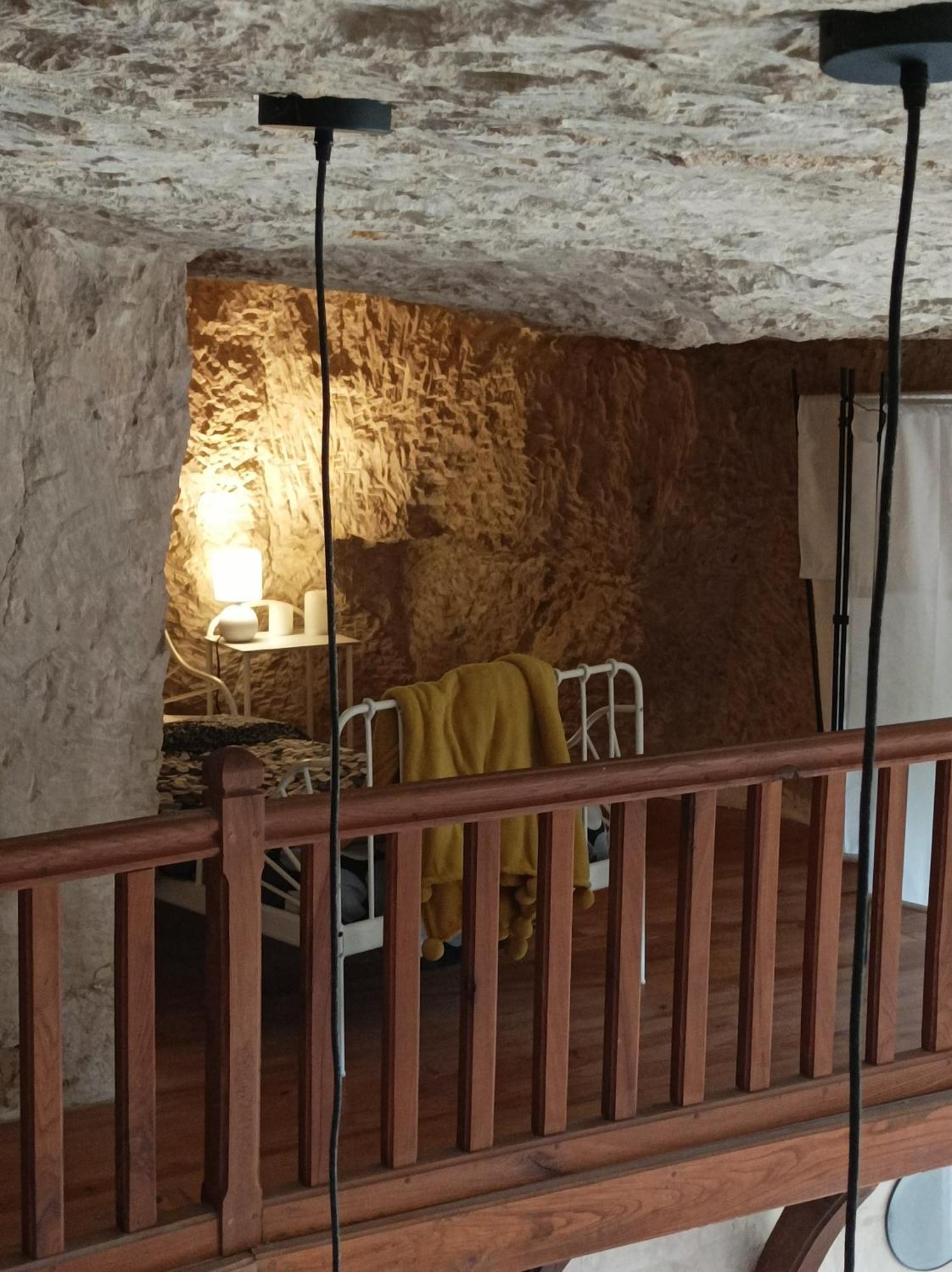 Gite Des Perreyeurs - Maison Troglodyte Avec Vue Sur Loire มองต์โซโร ภายนอก รูปภาพ