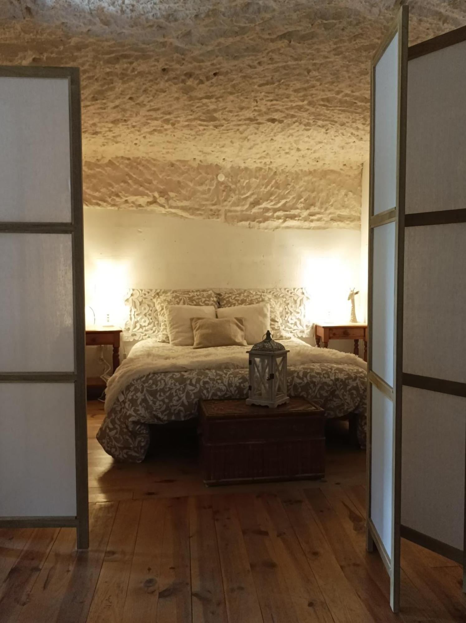 Gite Des Perreyeurs - Maison Troglodyte Avec Vue Sur Loire มองต์โซโร ภายนอก รูปภาพ