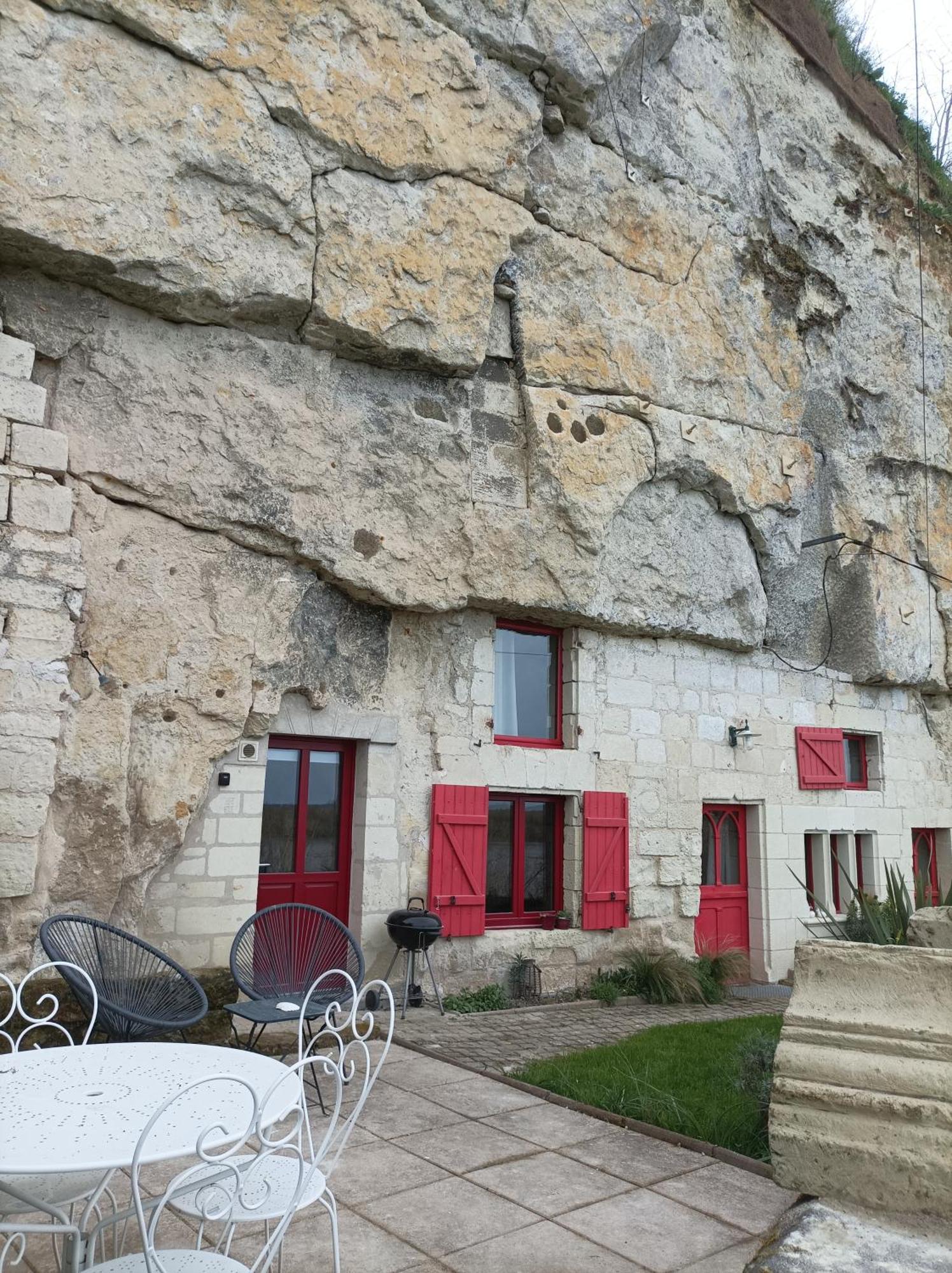 Gite Des Perreyeurs - Maison Troglodyte Avec Vue Sur Loire มองต์โซโร ภายนอก รูปภาพ