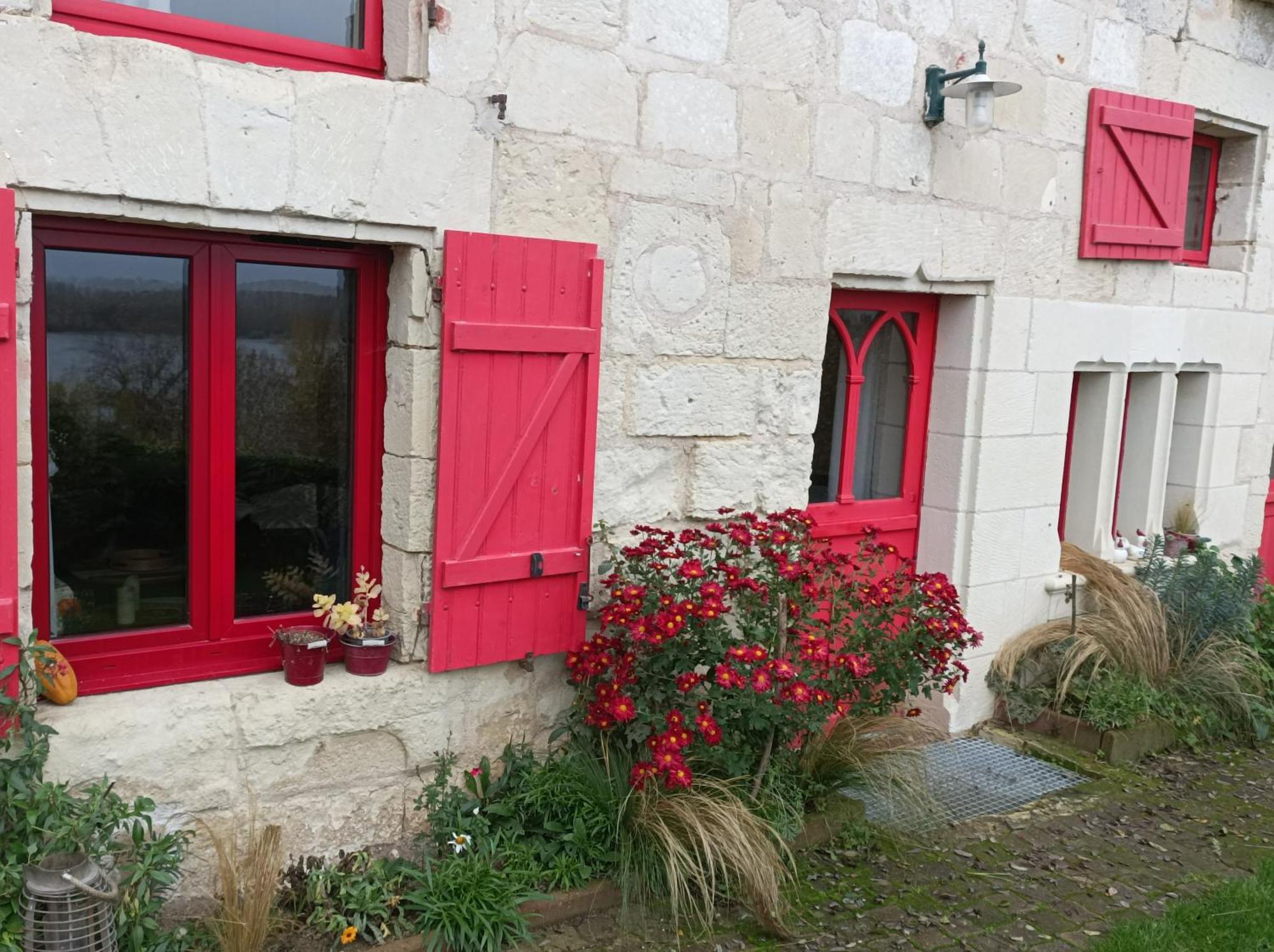Gite Des Perreyeurs - Maison Troglodyte Avec Vue Sur Loire มองต์โซโร ห้อง รูปภาพ